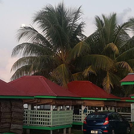 Tailua Beach Fales Manase Екстериор снимка