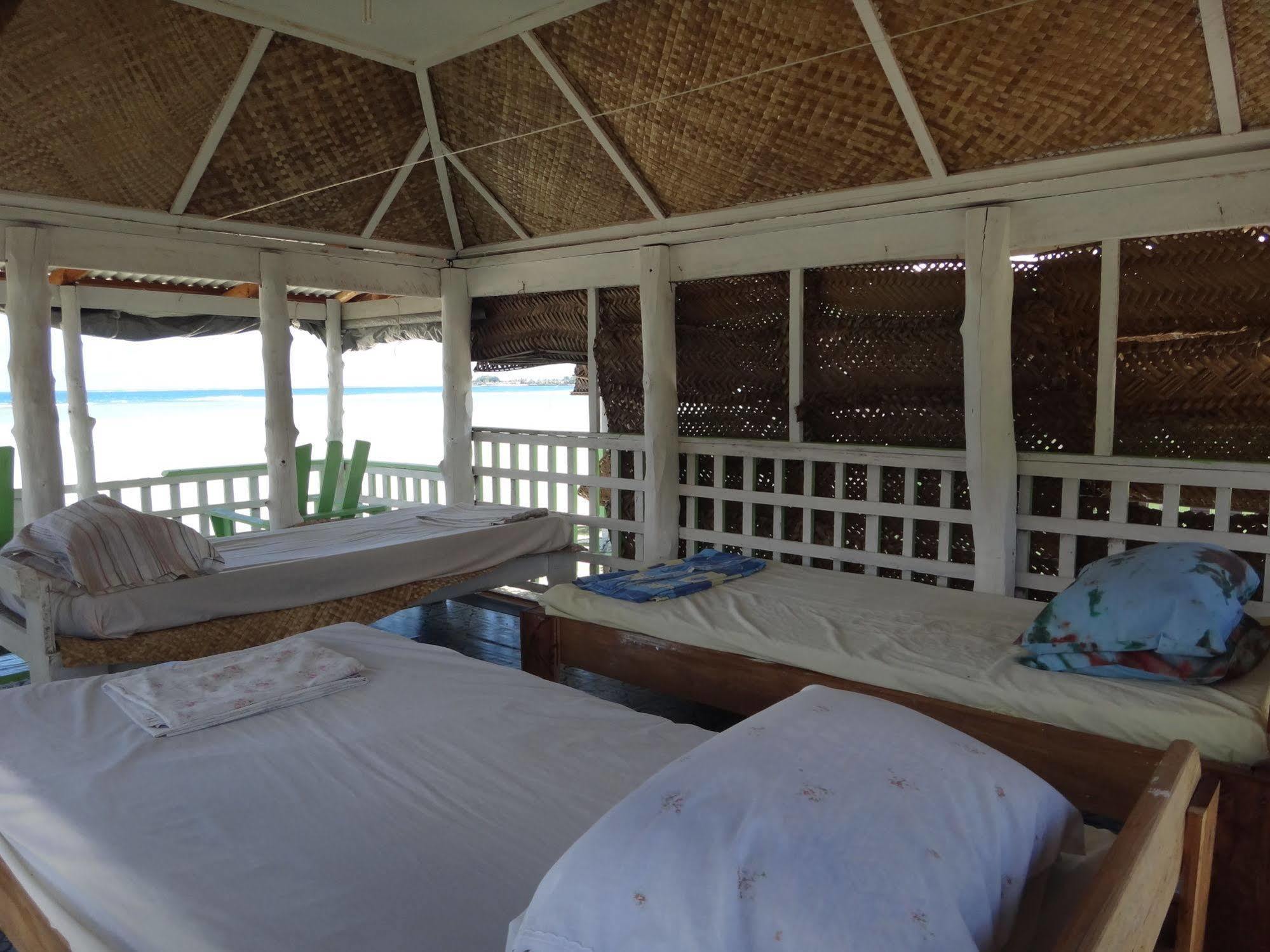 Tailua Beach Fales Manase Екстериор снимка