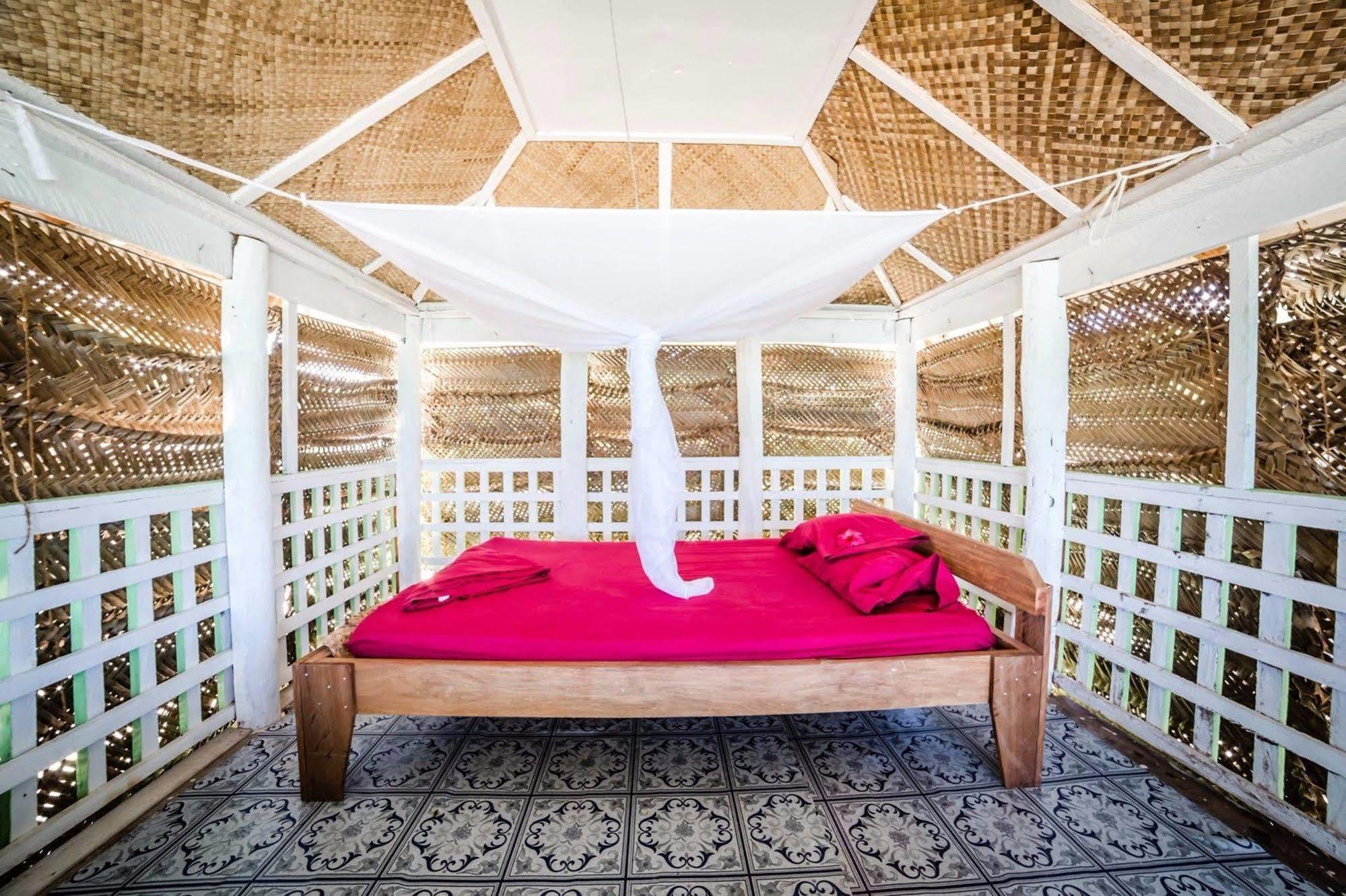 Tailua Beach Fales Manase Екстериор снимка