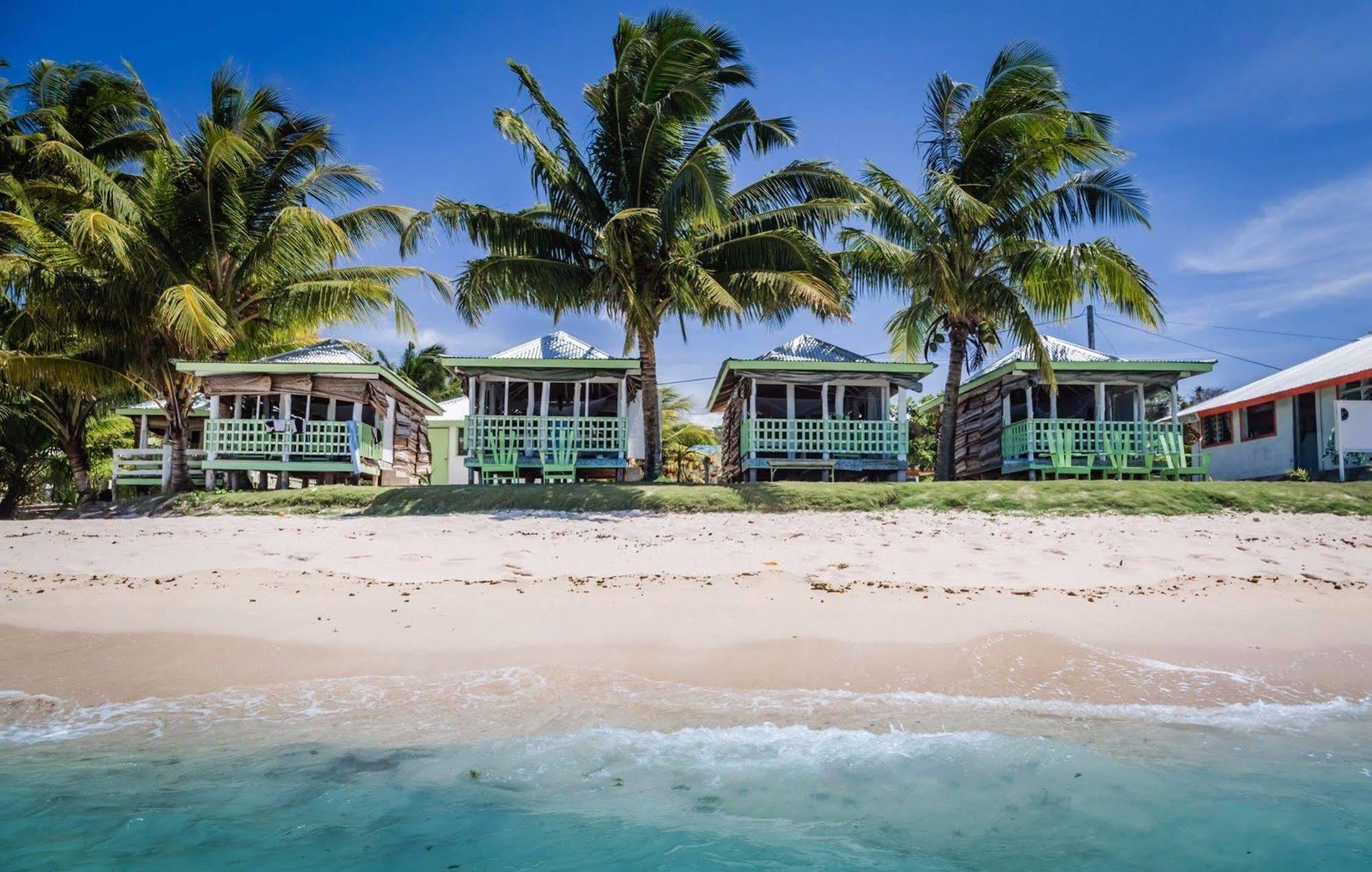 Tailua Beach Fales Manase Екстериор снимка