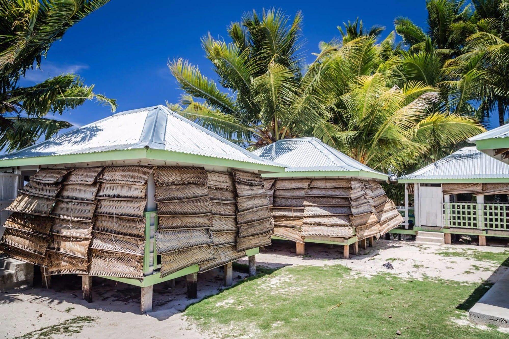 Tailua Beach Fales Manase Екстериор снимка