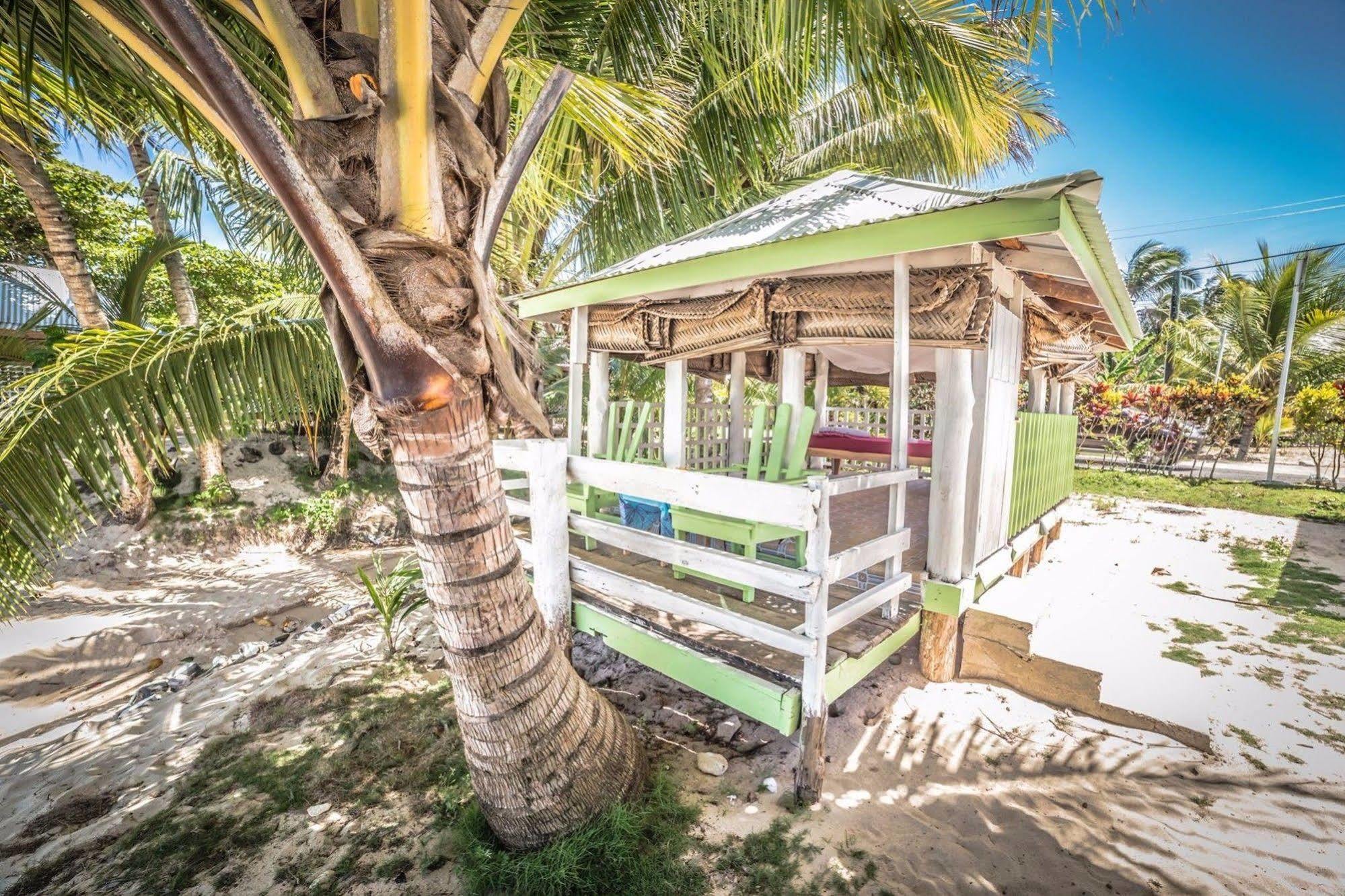 Tailua Beach Fales Manase Екстериор снимка
