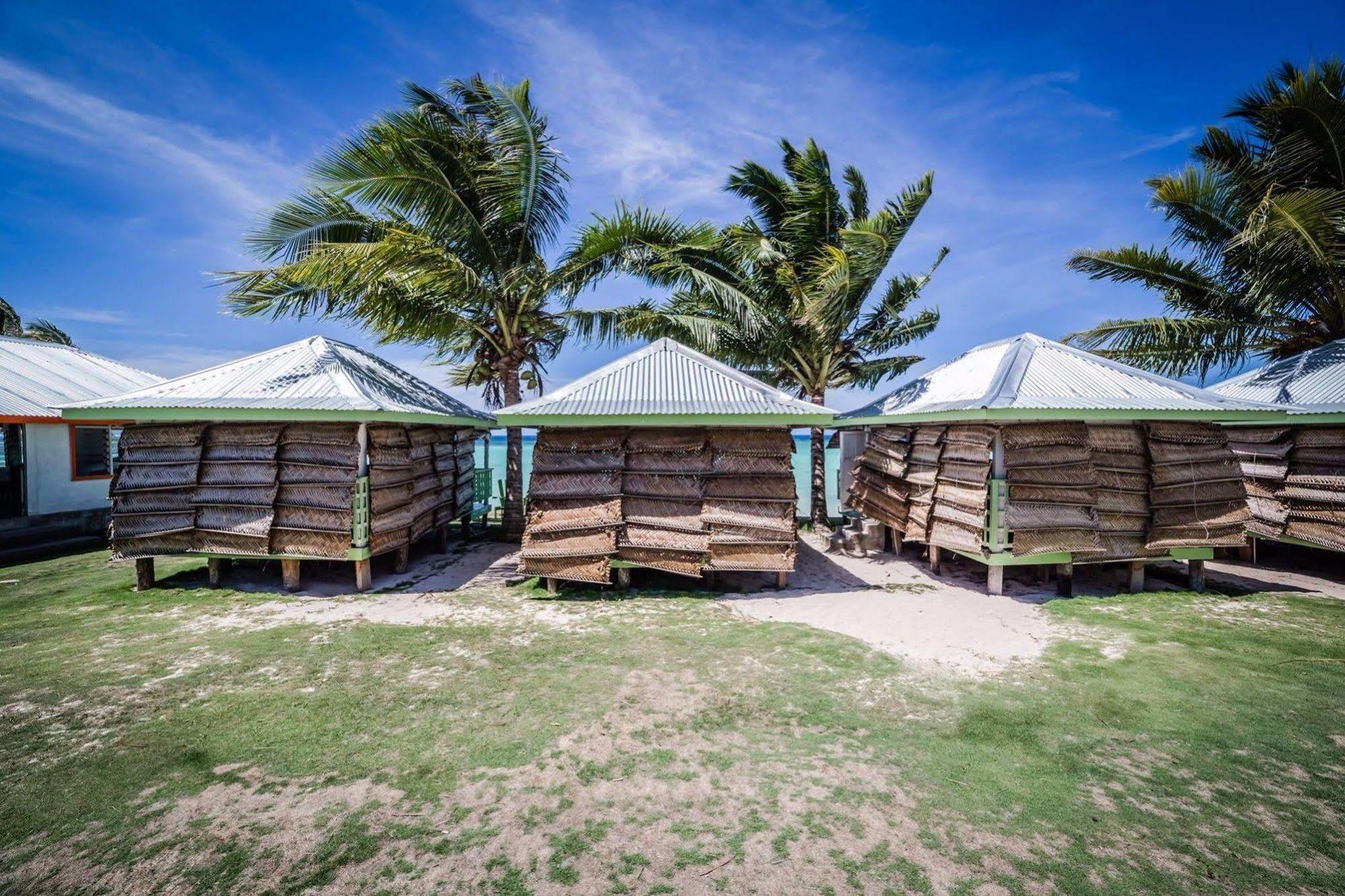 Tailua Beach Fales Manase Екстериор снимка