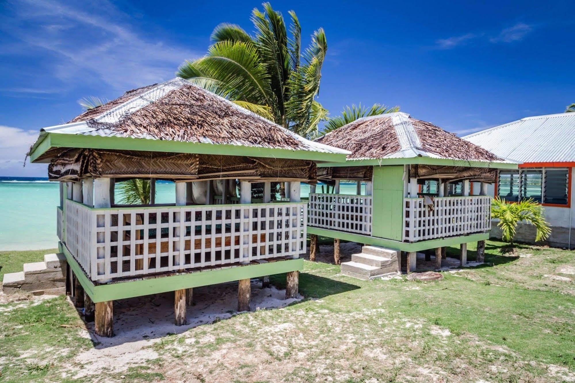 Tailua Beach Fales Manase Екстериор снимка