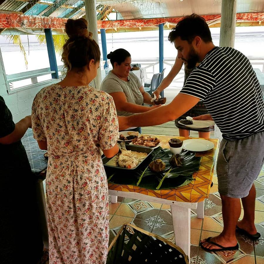 Tailua Beach Fales Manase Екстериор снимка